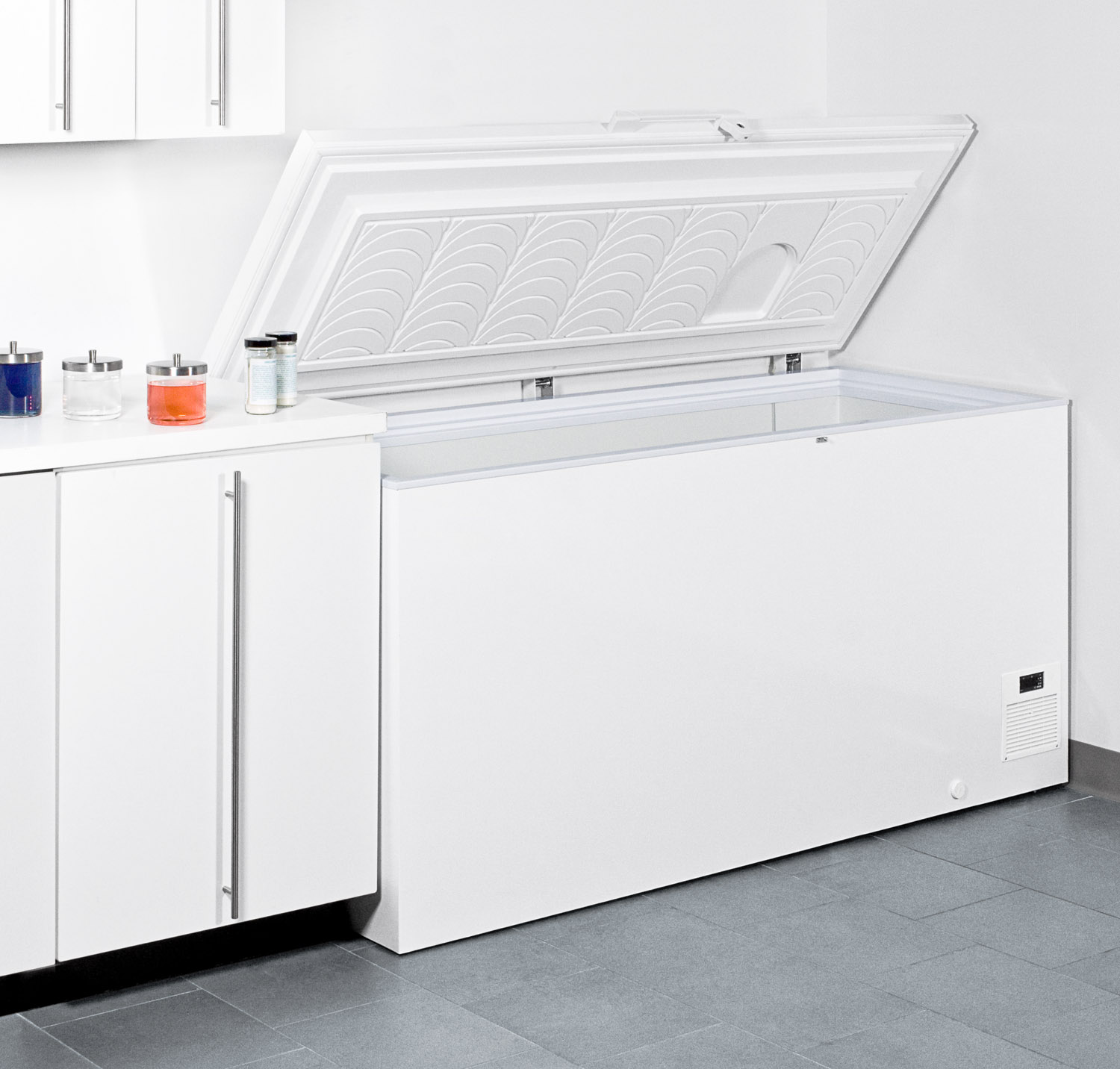 Commercial -45 C capable chest freezer with digital thermostat and 15.5 cu.ft. capacity